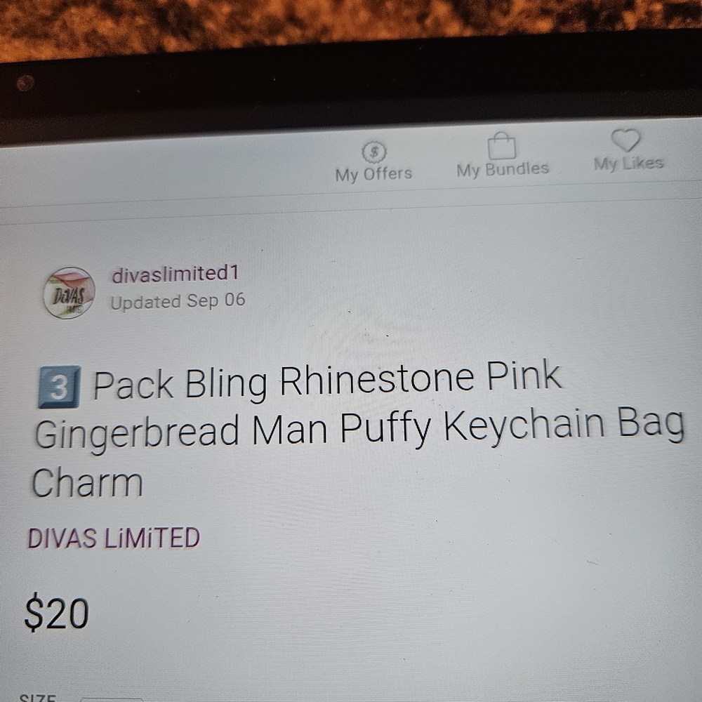 DIVAS LiMiTED Pink Rhinestone Gingerbread Keychain - Picture 4 of 5